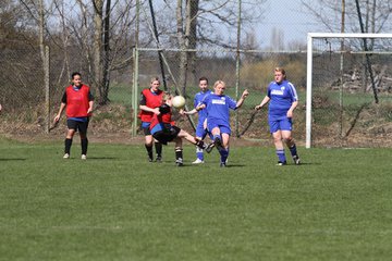 Bild 128 - Frauen am 10.4.11